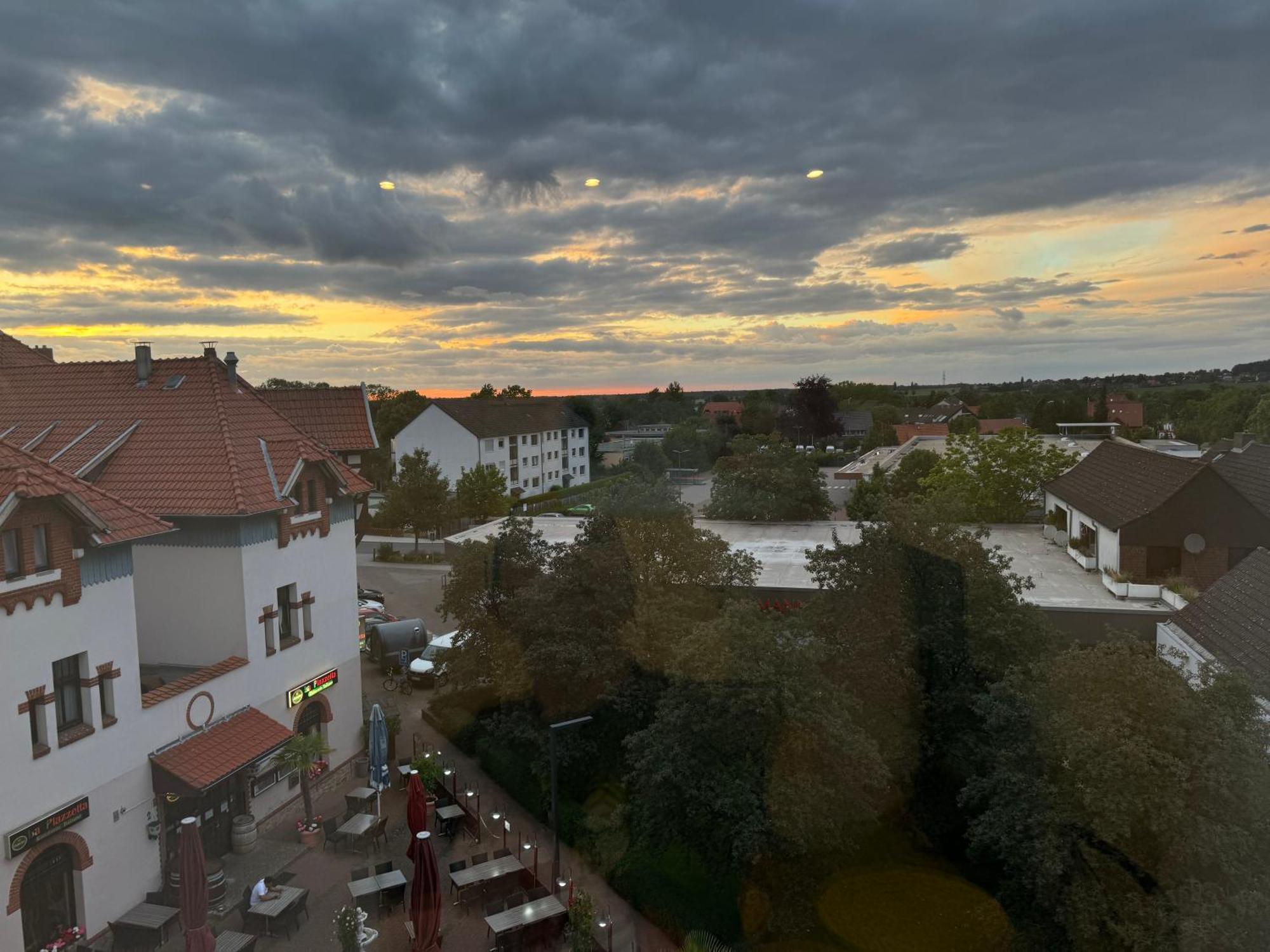 Moderne 4 Zimmer Apartment Mit Bergblick Stadtzentrum Contactless Check-In Gehrden  Bagian luar foto