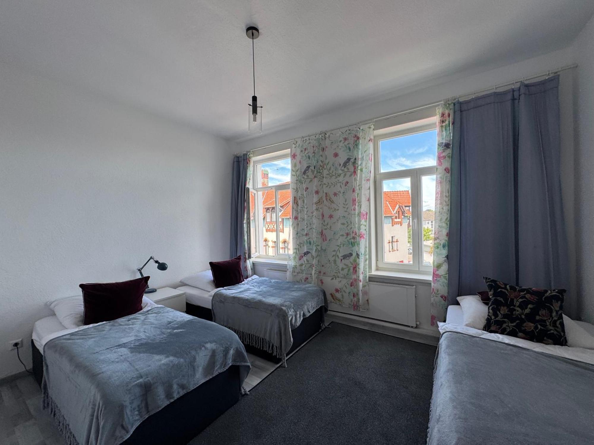 Moderne 4 Zimmer Apartment Mit Bergblick Stadtzentrum Contactless Check-In Gehrden  Bagian luar foto