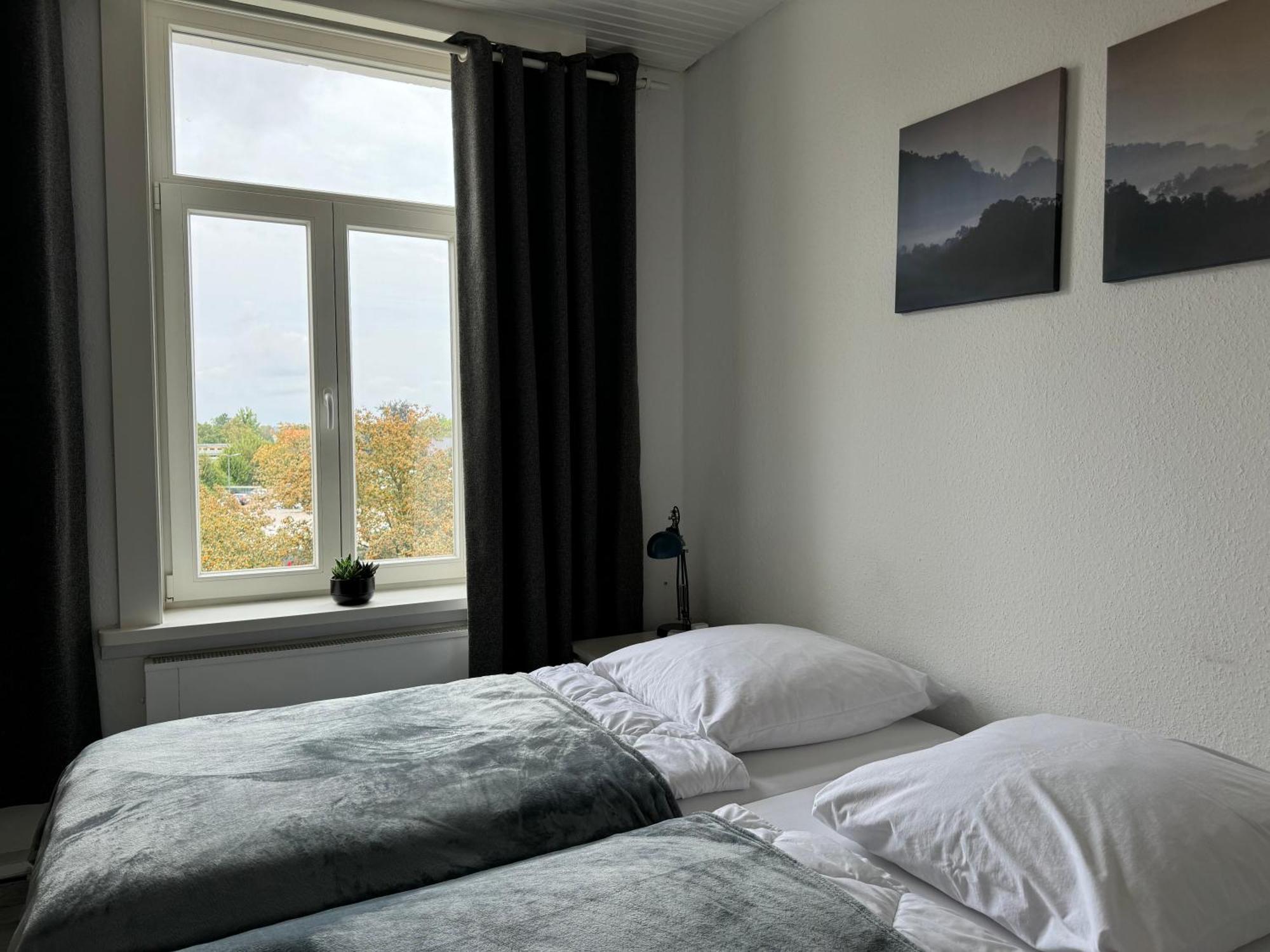 Moderne 4 Zimmer Apartment Mit Bergblick Stadtzentrum Contactless Check-In Gehrden  Bagian luar foto