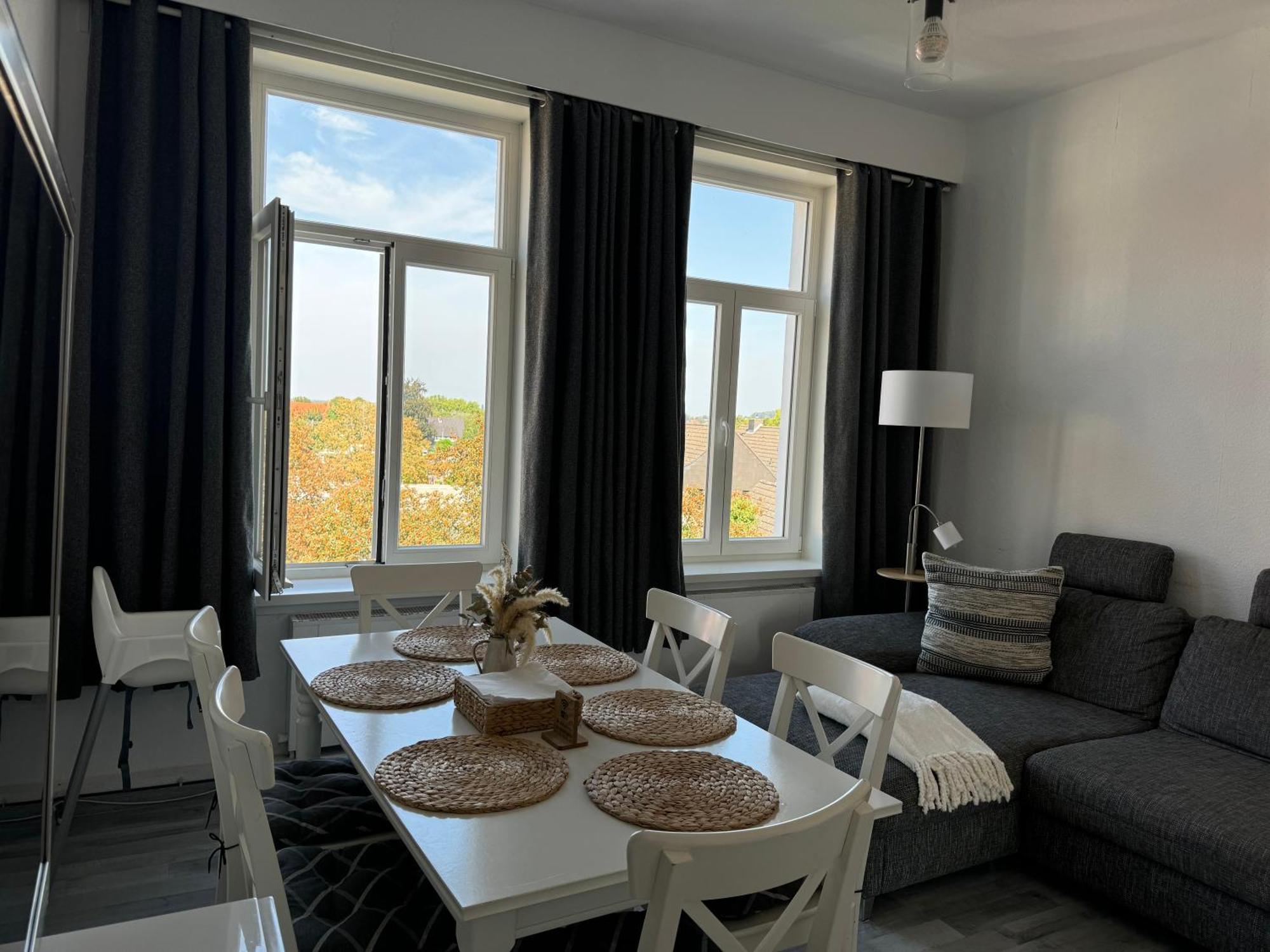 Moderne 4 Zimmer Apartment Mit Bergblick Stadtzentrum Contactless Check-In Gehrden  Bagian luar foto