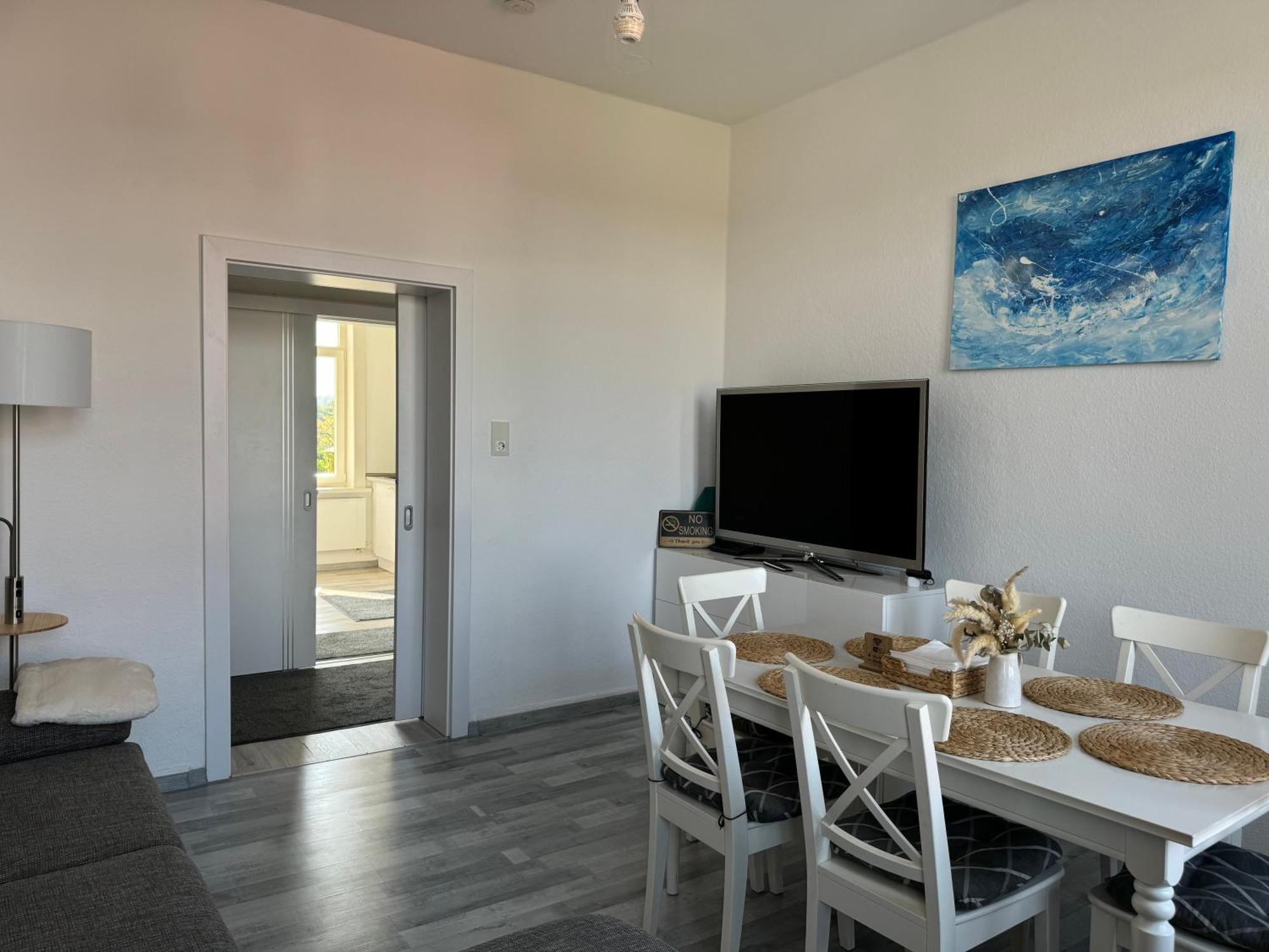 Moderne 4 Zimmer Apartment Mit Bergblick Stadtzentrum Contactless Check-In Gehrden  Bagian luar foto