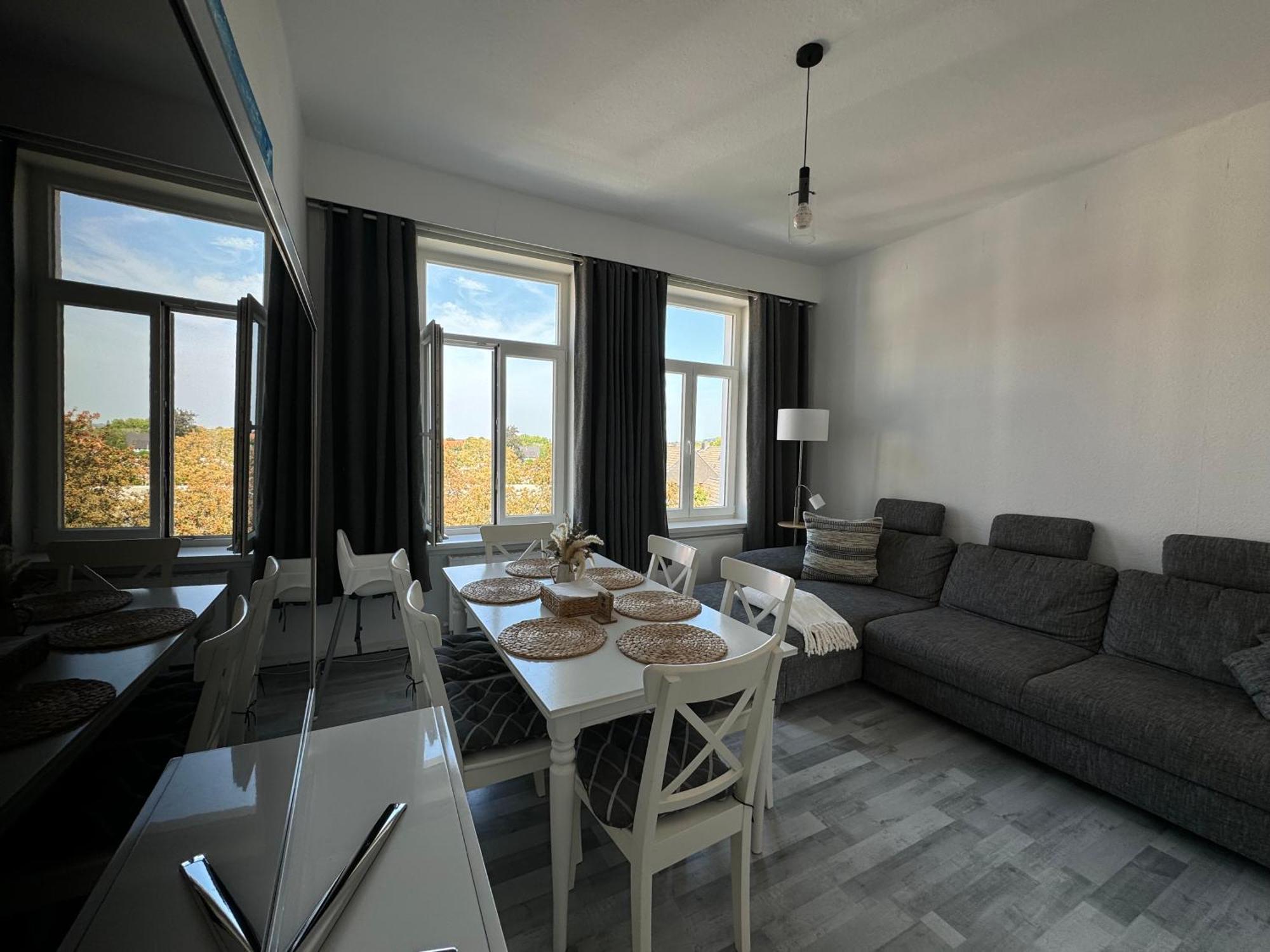 Moderne 4 Zimmer Apartment Mit Bergblick Stadtzentrum Contactless Check-In Gehrden  Bagian luar foto