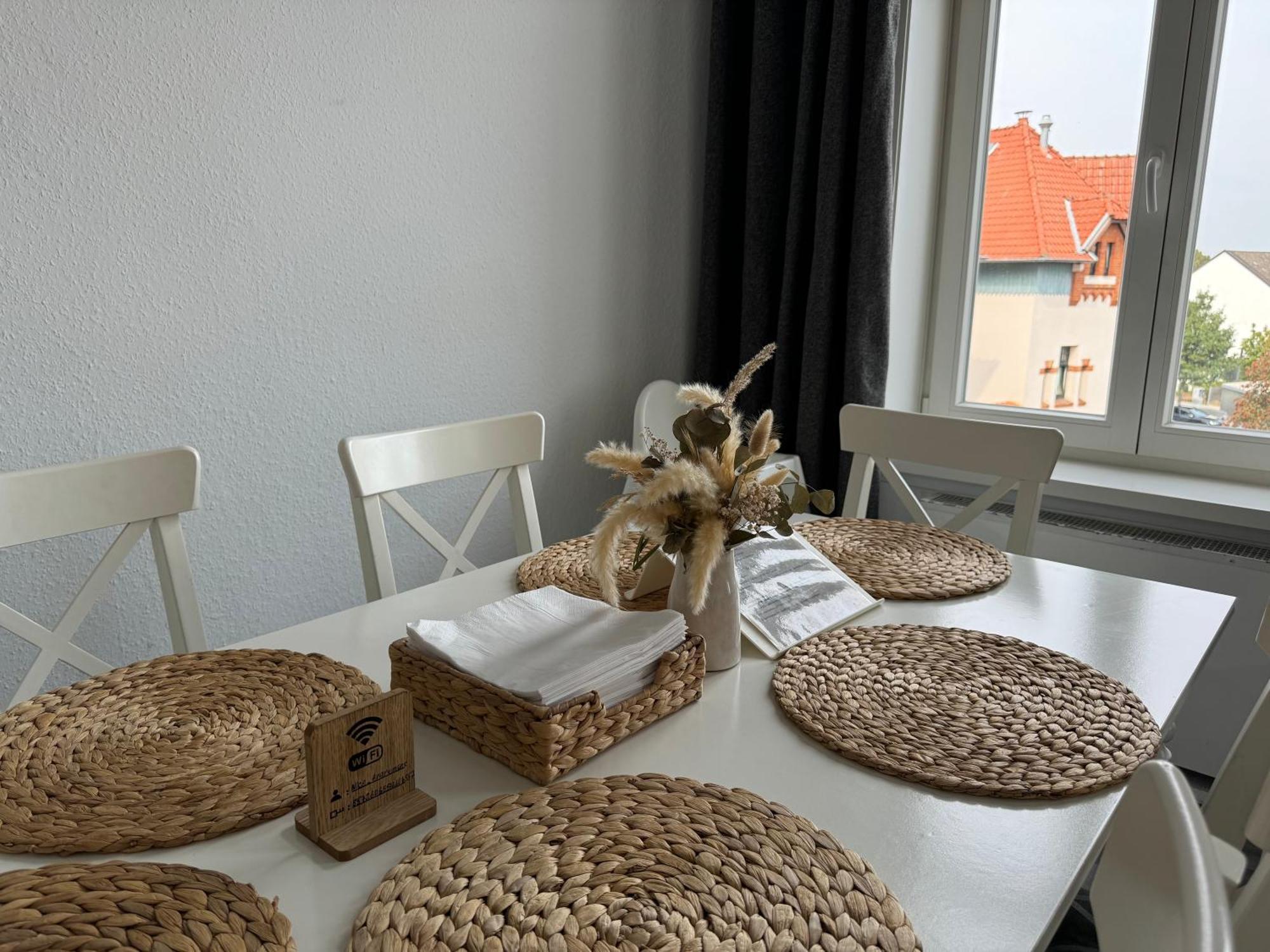 Moderne 4 Zimmer Apartment Mit Bergblick Stadtzentrum Contactless Check-In Gehrden  Bagian luar foto